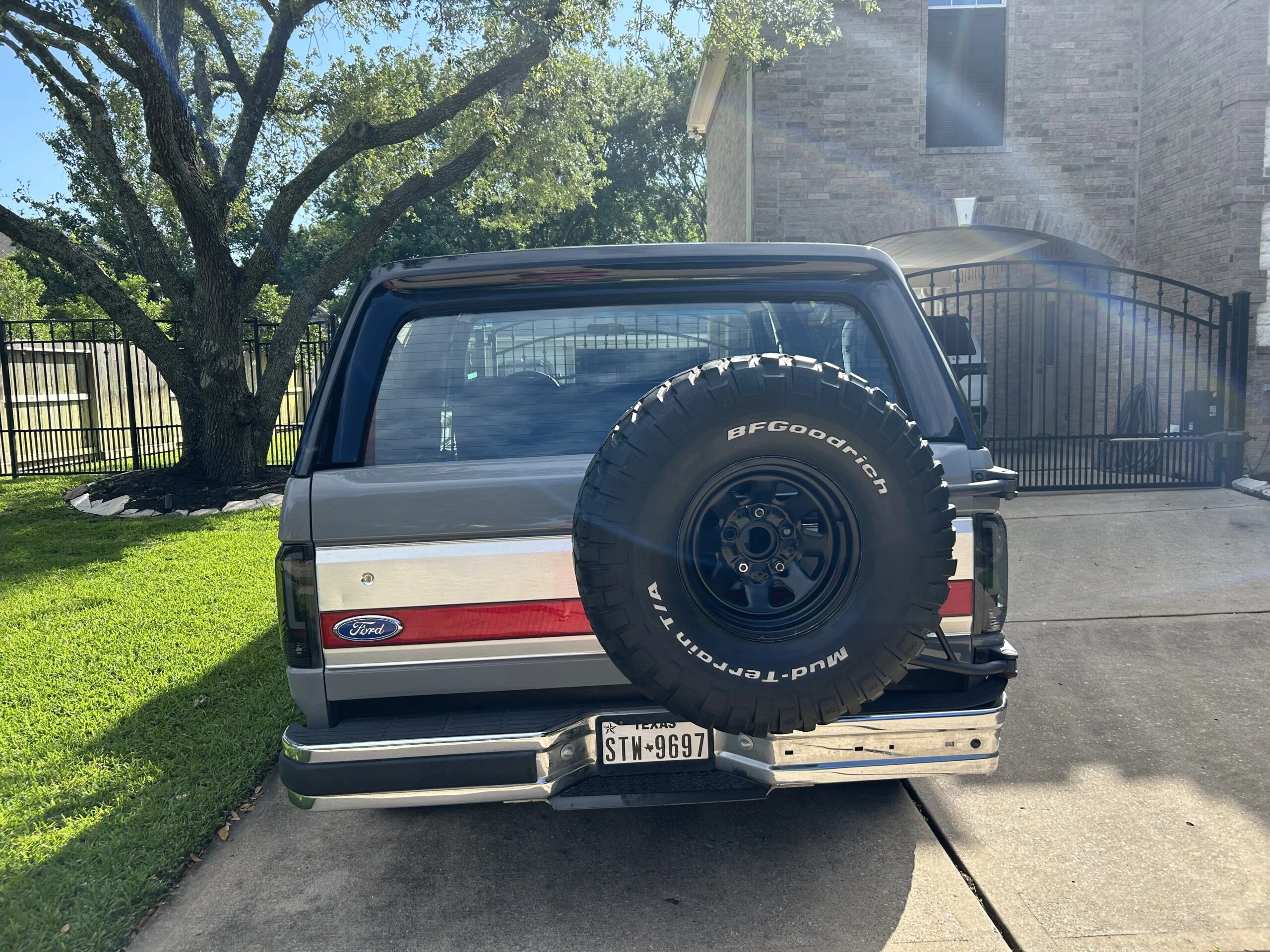 Ford-Bronco-xlt-1990-Gray-Gray