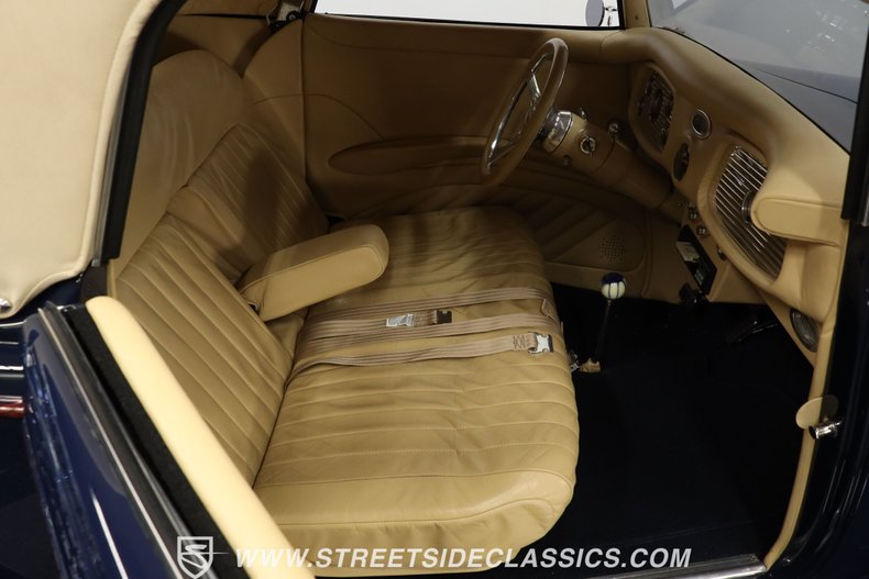 Ford-Cabriolet-1933-Dark-Blue-Tan-44