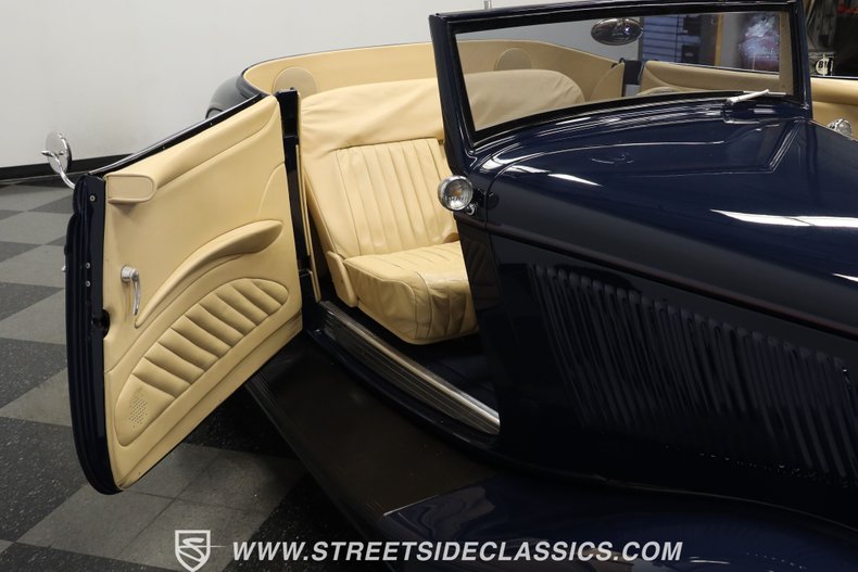 Ford-Cabriolet-1933-Dark-Blue-Tan-49