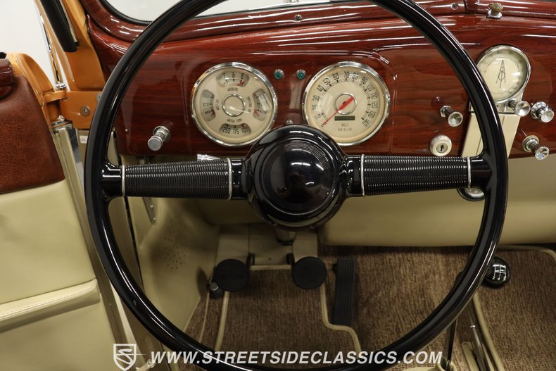 Ford-Cabriolet-1937-Champagne-Metallic-Cashmere-2