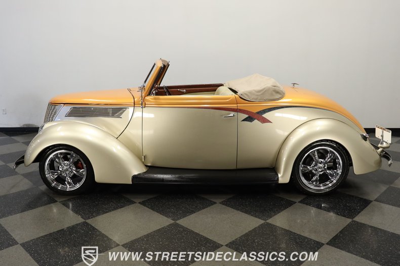 Ford-Cabriolet-1937-Champagne-Metallic-Cashmere