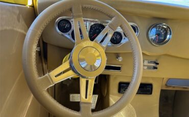 Ford-Coupe-1933-Yellow-Tan-14