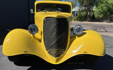 Ford-Coupe-1933-Yellow-Tan-2