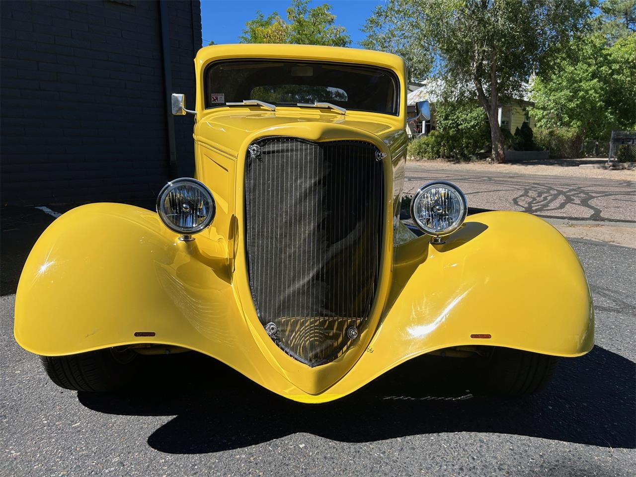 Ford-Coupe-1933-Yellow-Tan-2