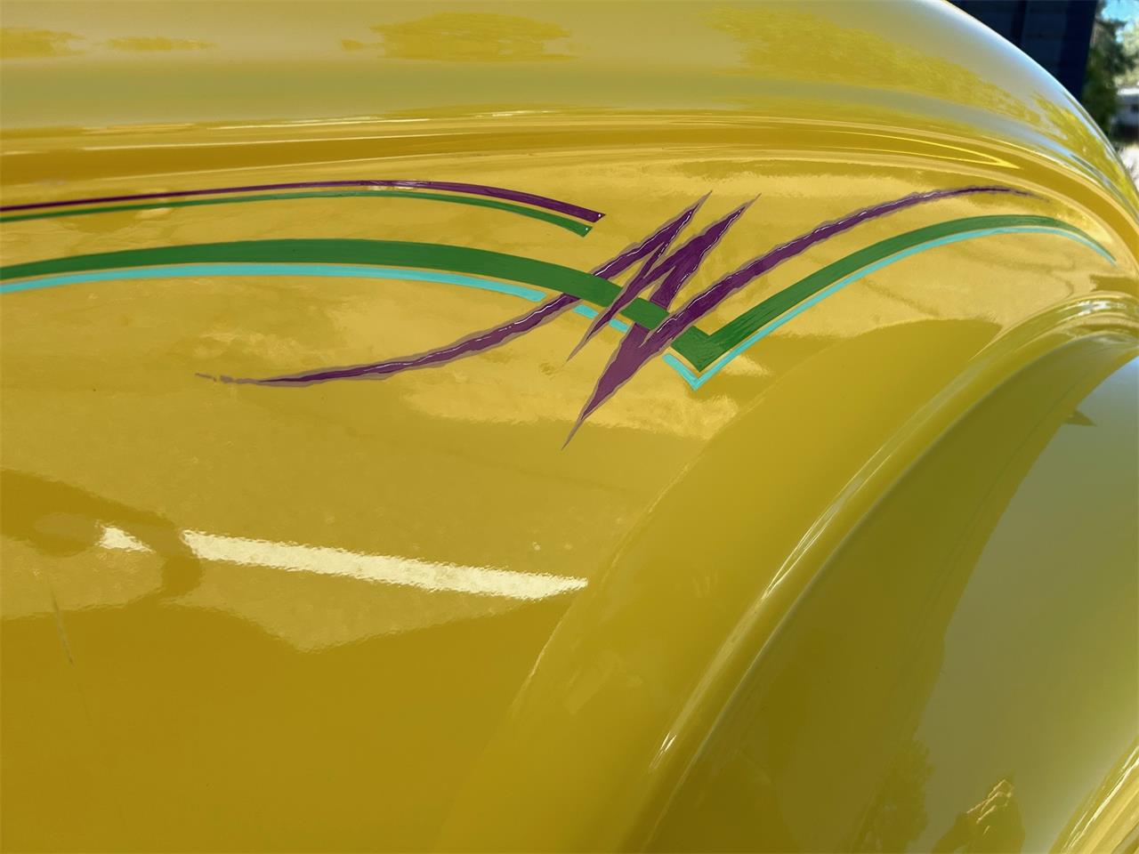 Ford-Coupe-1933-Yellow-Tan-22