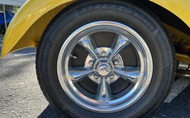 Ford-Coupe-1933-Yellow-Tan-25