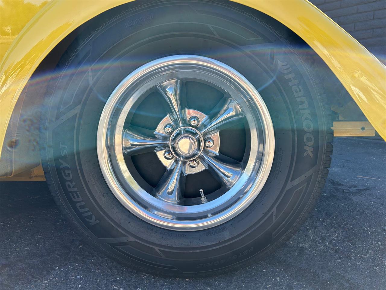 Ford-Coupe-1933-Yellow-Tan-26