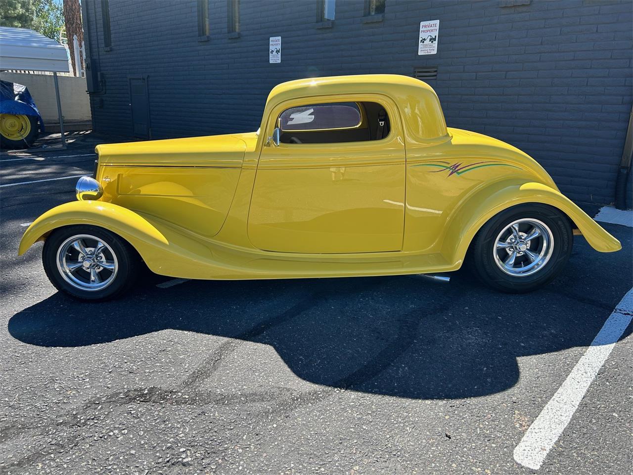 Ford-Coupe-1933-Yellow-Tan-7