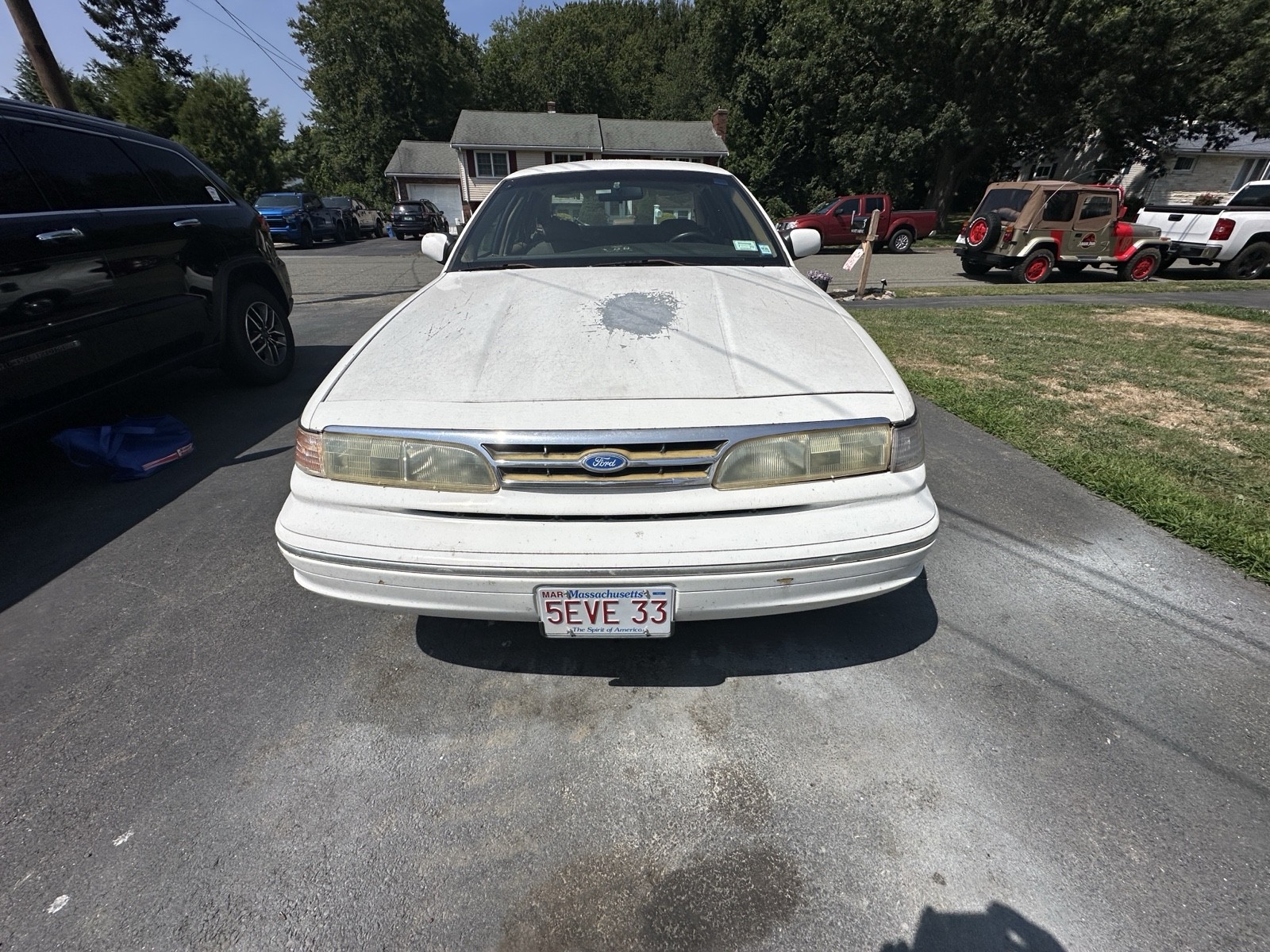 Ford-Crown-Victoria-1996-1