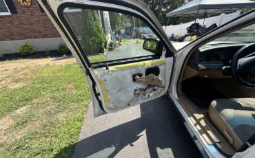 Ford-Crown-Victoria-1996-11