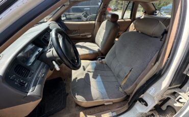 Ford-Crown-Victoria-1996-12