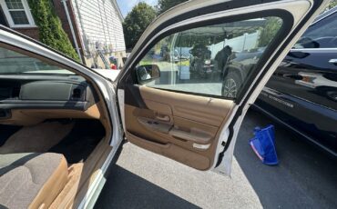 Ford-Crown-Victoria-1996-5