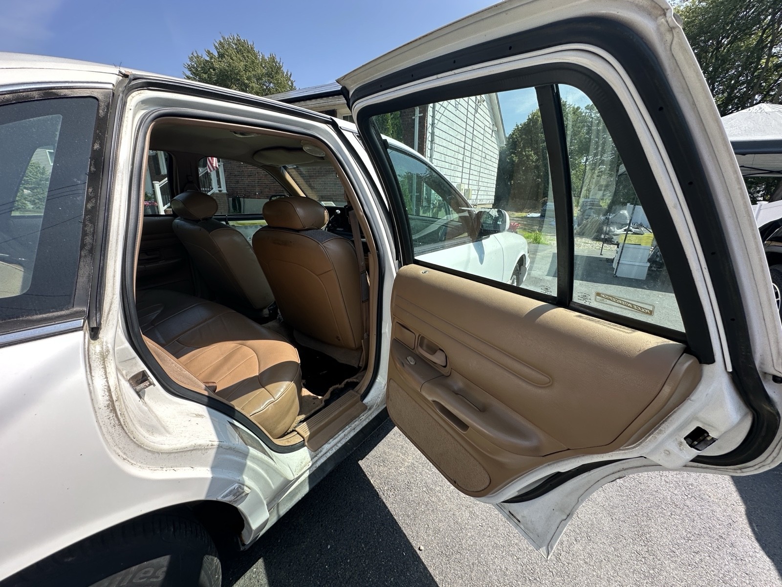 Ford-Crown-Victoria-1996-8