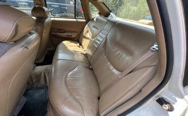 Ford-Crown-Victoria-1996-9