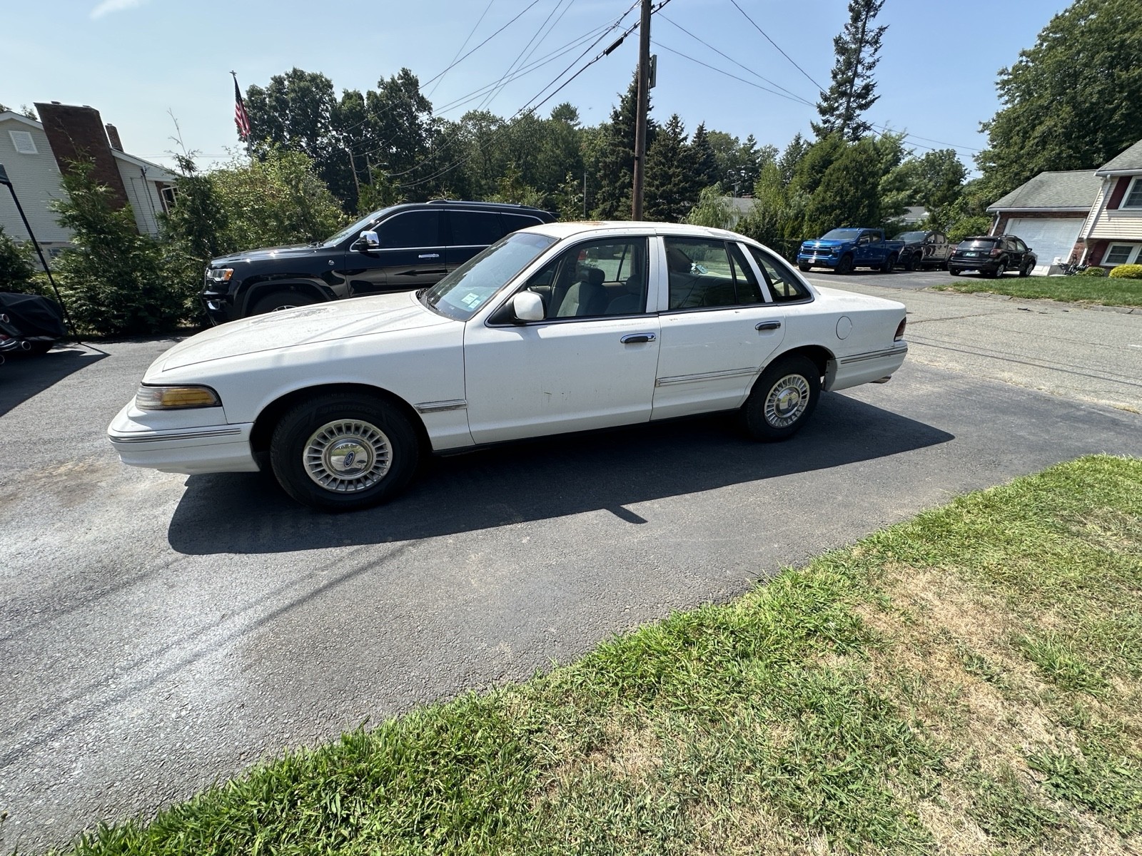 Ford-Crown-Victoria-1996