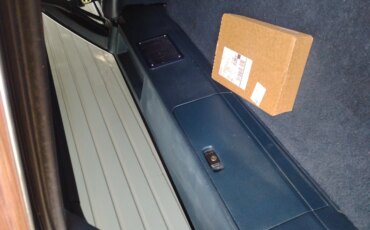 Ford-Crown-victoria-country-squire-lx-wagon-1990-Blue-Blue-9