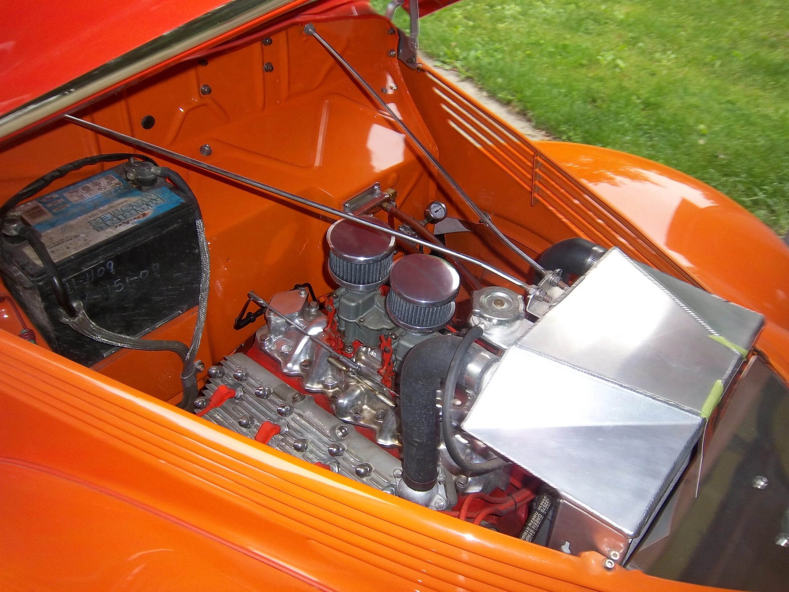 Ford-Custom-1938-Orange-Beige-3