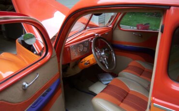 Ford-Custom-1938-Orange-Beige