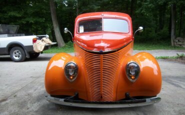 Ford-Custom-1938-Orange-Beige-4