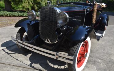 Ford-Deluxe-1931-Black-Tan-13