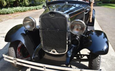 Ford-Deluxe-1931-Black-Tan-16