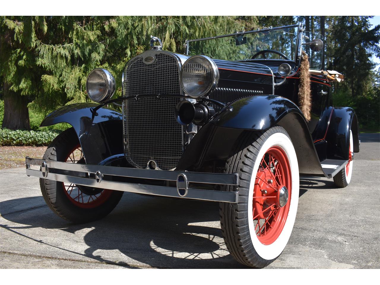 Ford-Deluxe-1931-Black-Tan-18