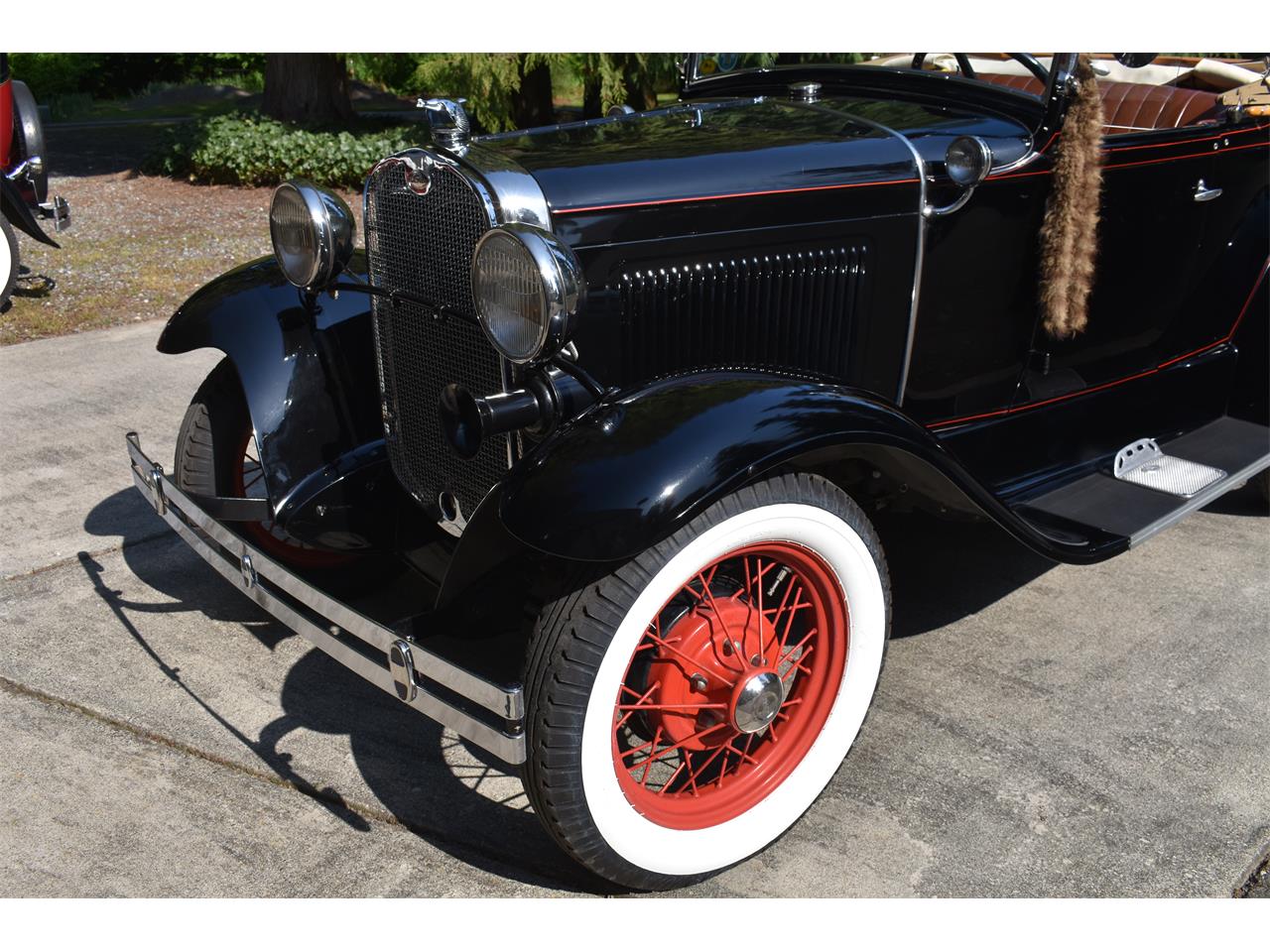 Ford-Deluxe-1931-Black-Tan-19