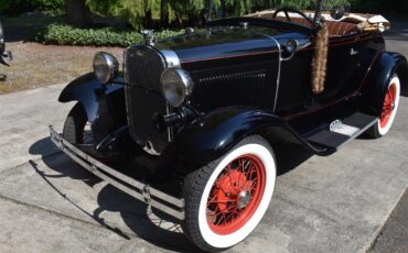 Ford-Deluxe-1931-Black-Tan-2