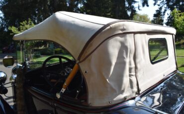 Ford-Deluxe-1931-Black-Tan-21