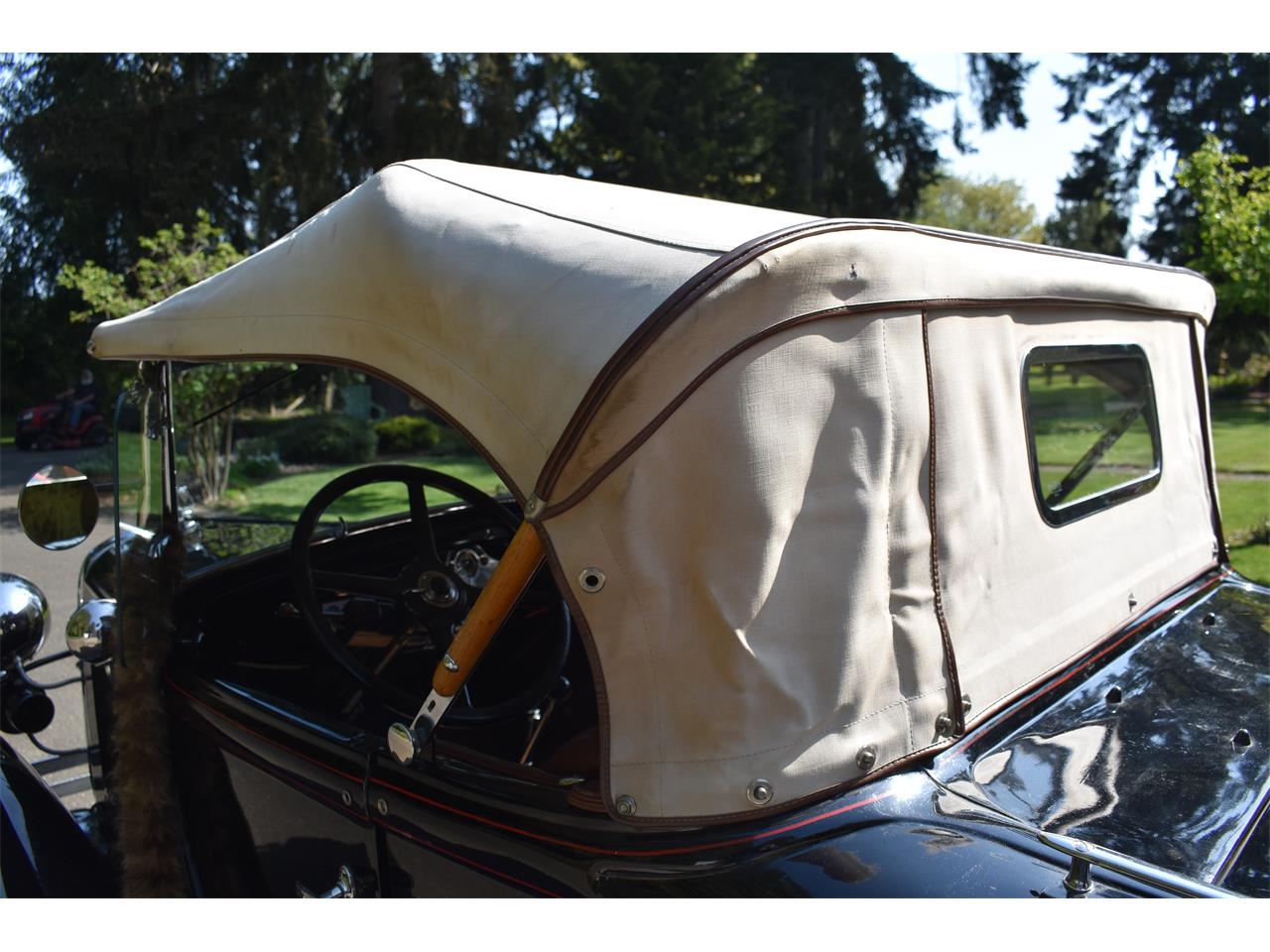 Ford-Deluxe-1931-Black-Tan-21