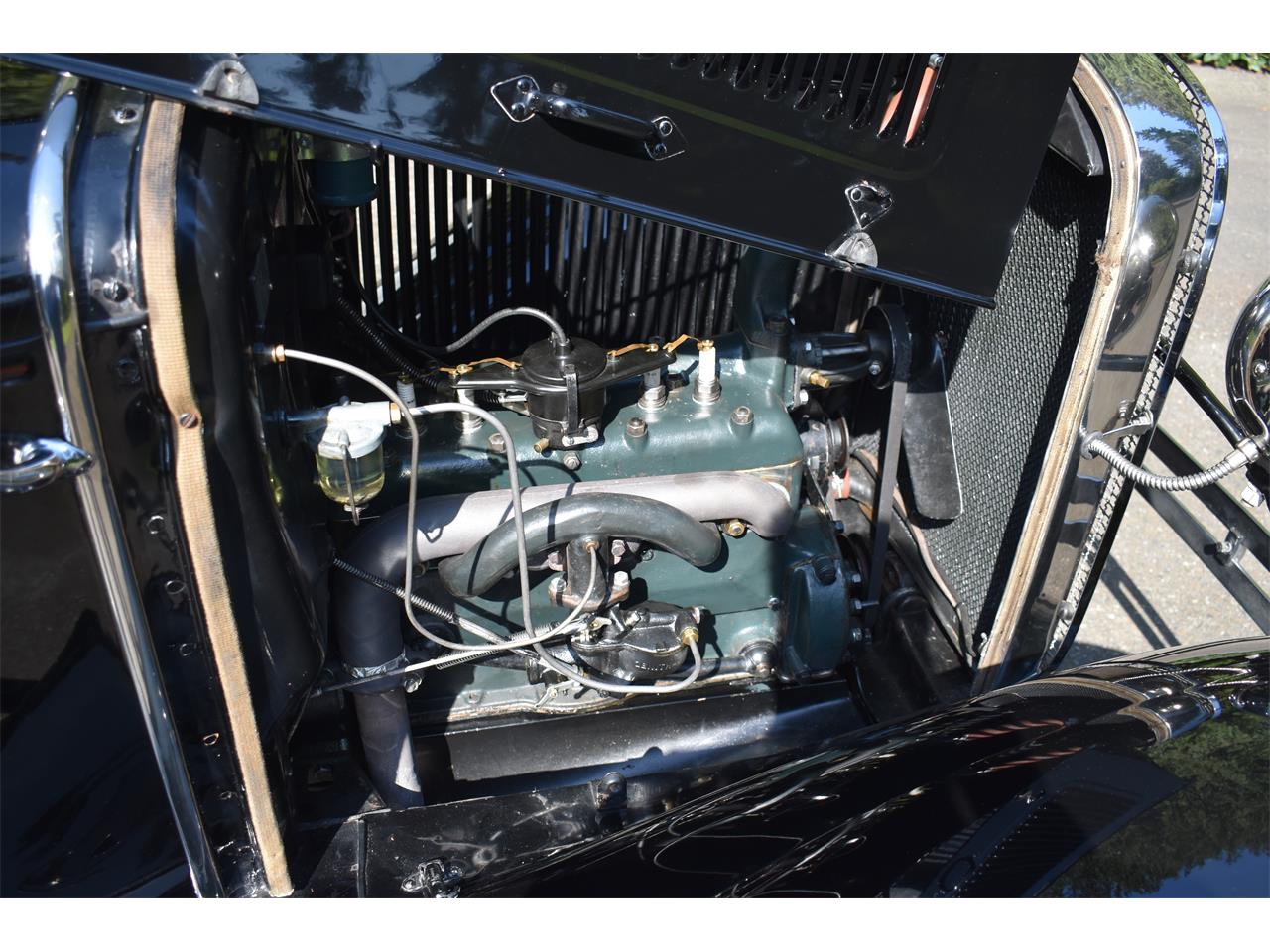 Ford-Deluxe-1931-Black-Tan-23