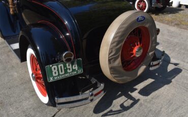 Ford-Deluxe-1931-Black-Tan-26