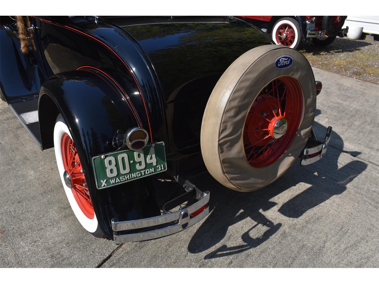 Ford-Deluxe-1931-Black-Tan-26