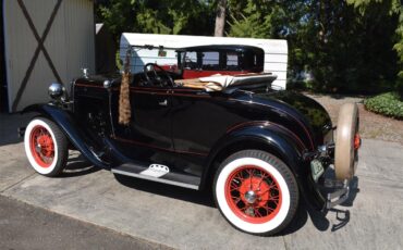 Ford-Deluxe-1931-Black-Tan-3