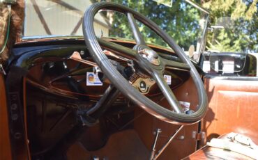 Ford-Deluxe-1931-Black-Tan-31