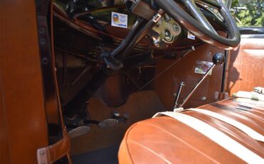Ford-Deluxe-1931-Black-Tan-32