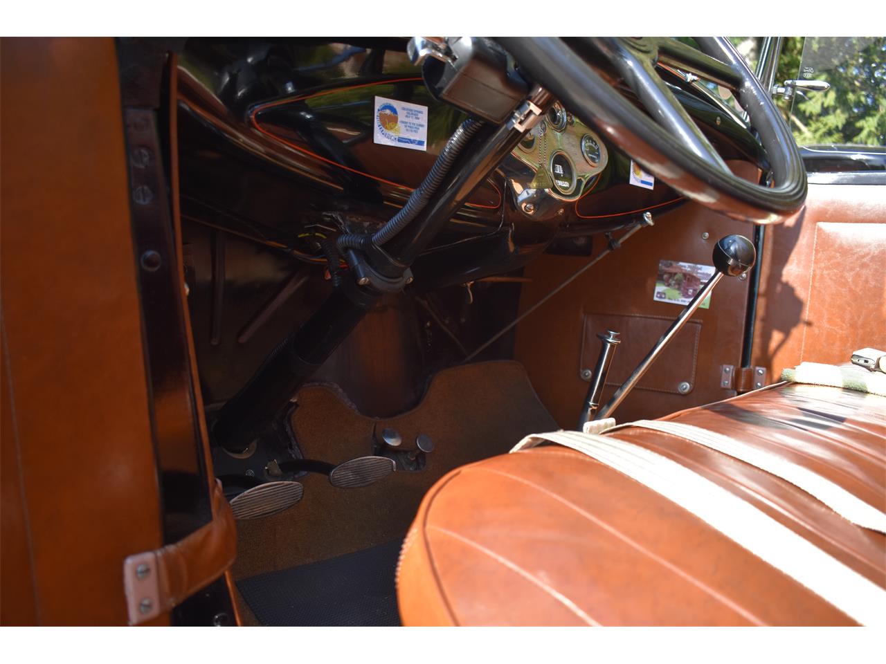 Ford-Deluxe-1931-Black-Tan-32