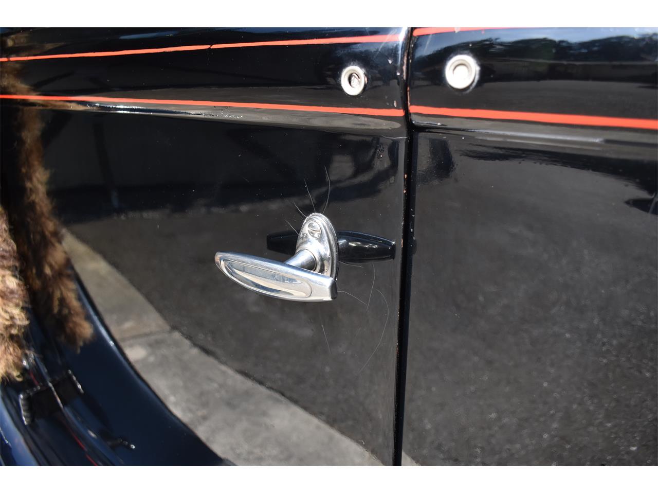Ford-Deluxe-1931-Black-Tan-35