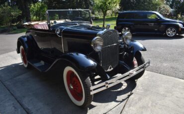 Ford-Deluxe-1931-Black-Tan-37