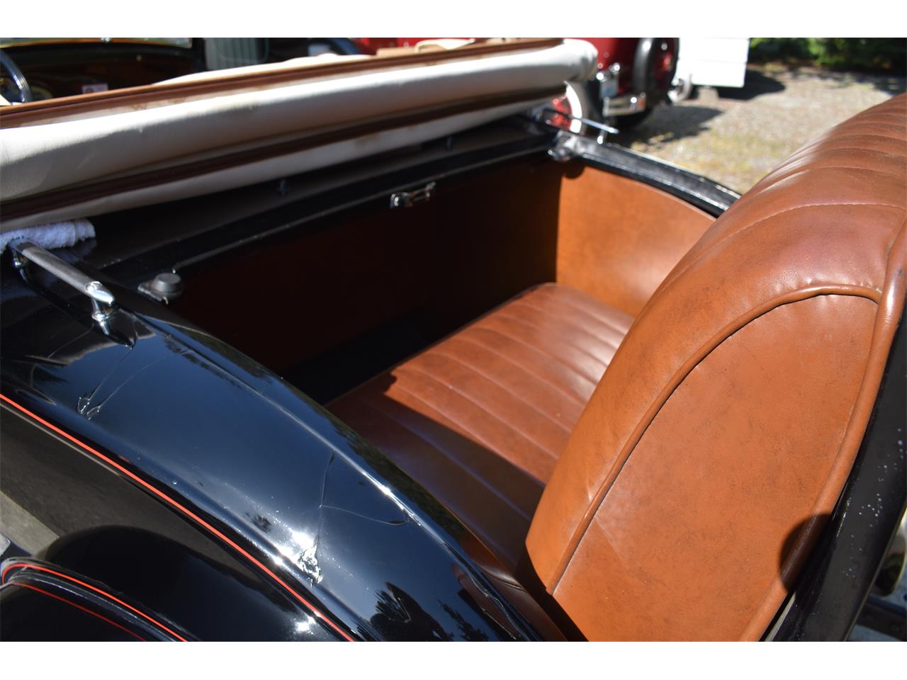 Ford-Deluxe-1931-Black-Tan-40
