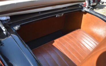 Ford-Deluxe-1931-Black-Tan-41