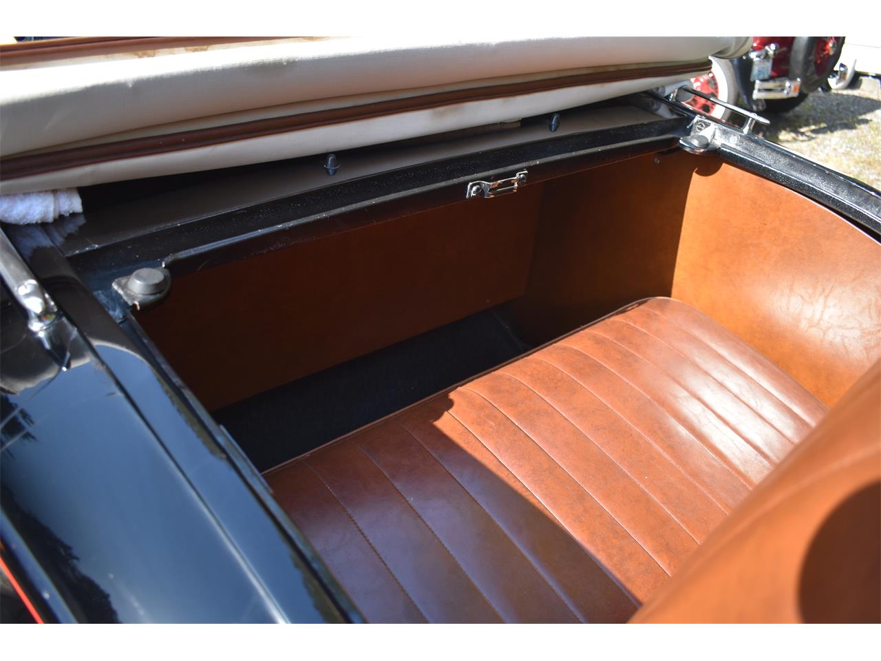 Ford-Deluxe-1931-Black-Tan-41