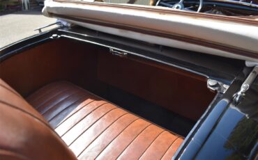Ford-Deluxe-1931-Black-Tan-42