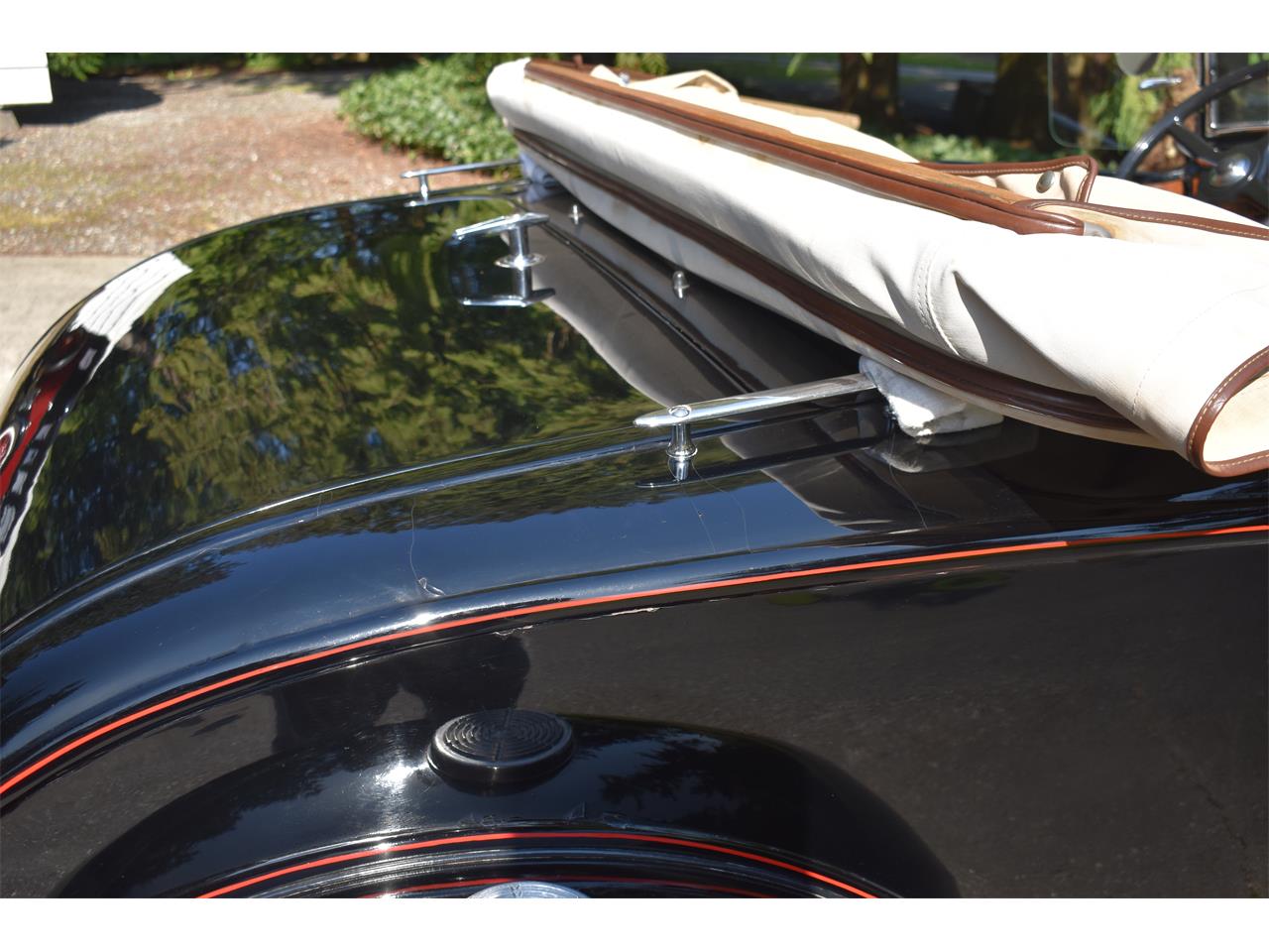 Ford-Deluxe-1931-Black-Tan-45