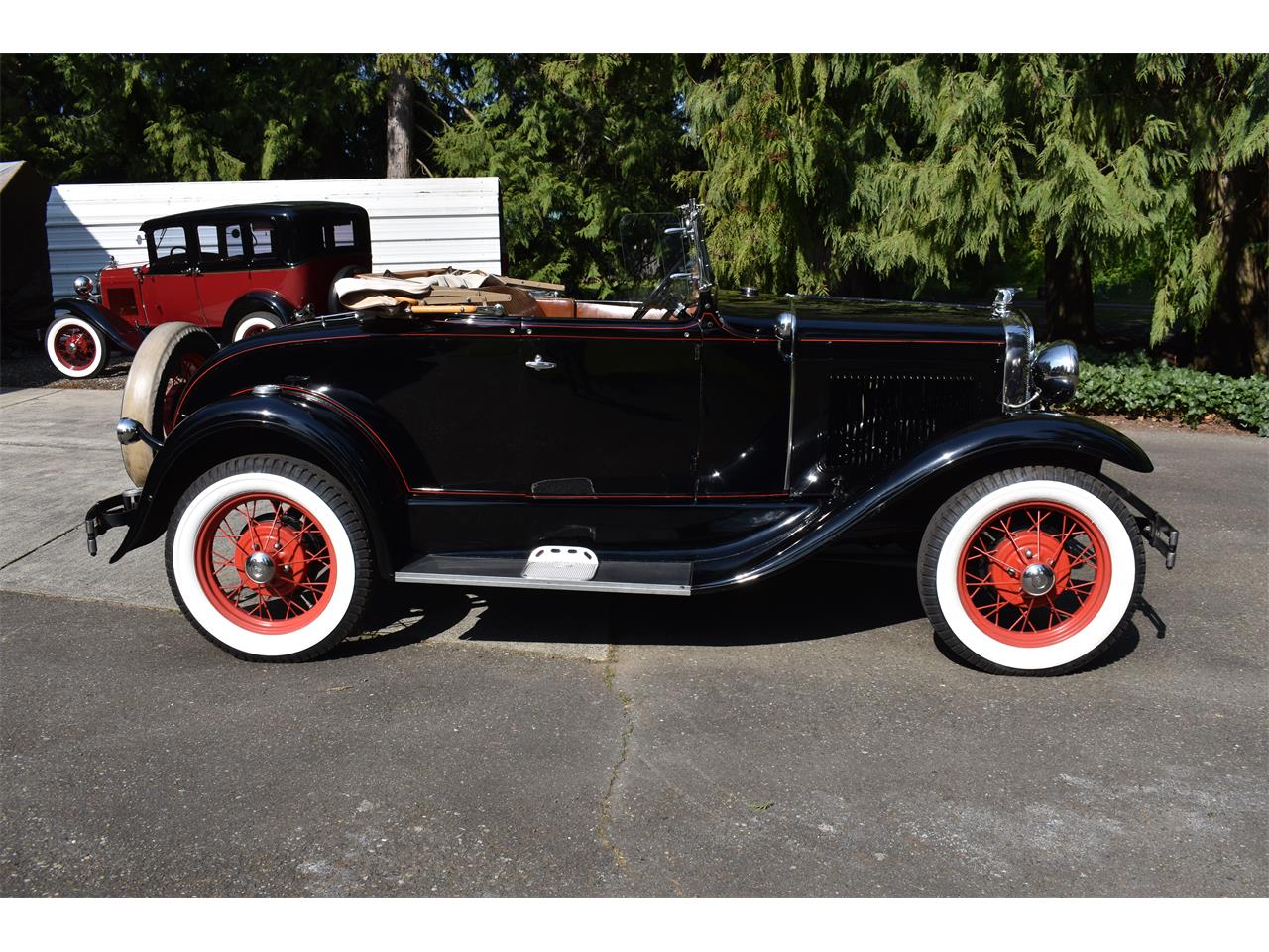 Ford-Deluxe-1931-Black-Tan-46