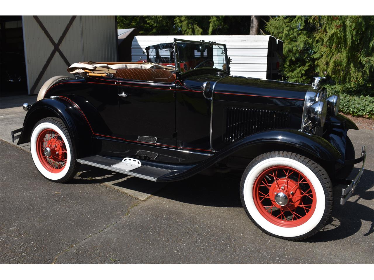 Ford-Deluxe-1931-Black-Tan-47