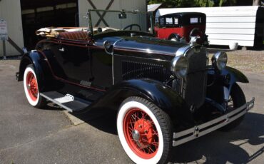 Ford-Deluxe-1931-Black-Tan-48