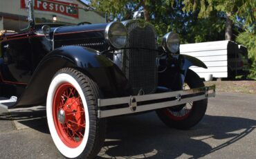 Ford-Deluxe-1931-Black-Tan-51
