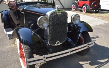 Ford-Deluxe-1931-Black-Tan-52