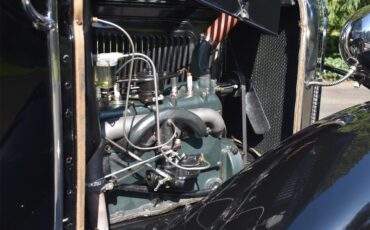 Ford-Deluxe-1931-Black-Tan-54